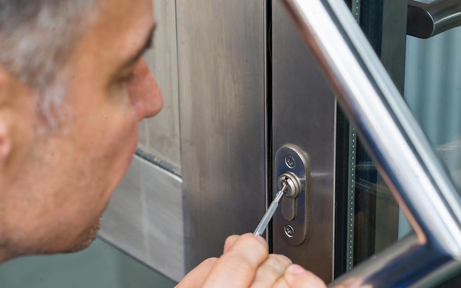 spécialiste serrurier prix changement serrure Issy-les-Moulineaux